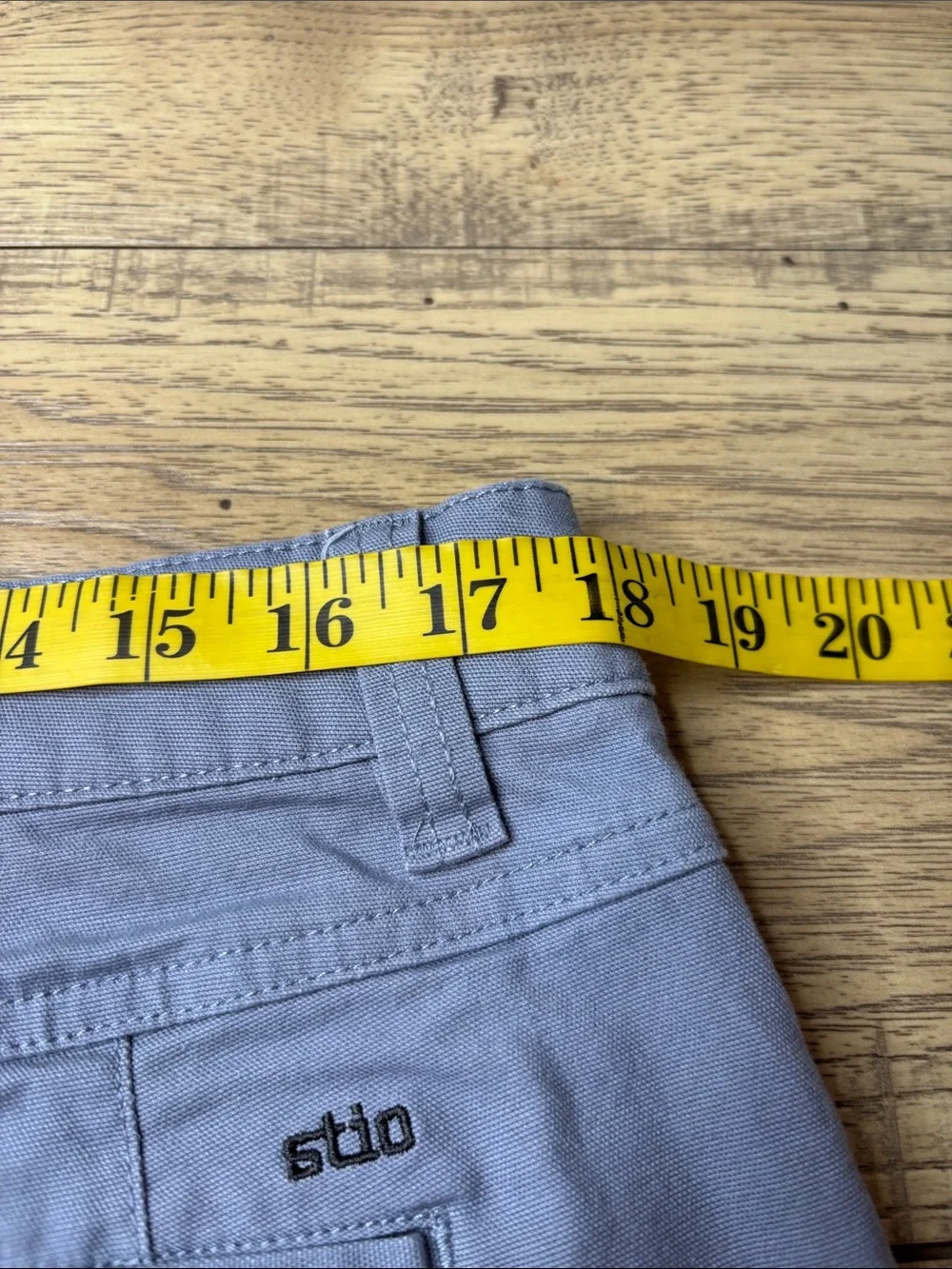 Stio Men's Light Gray Flat-Front Organic Cotton Shorts Size 36